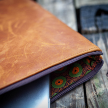 Load image into Gallery viewer, Laptop Case - Diesel Toffee Leather
